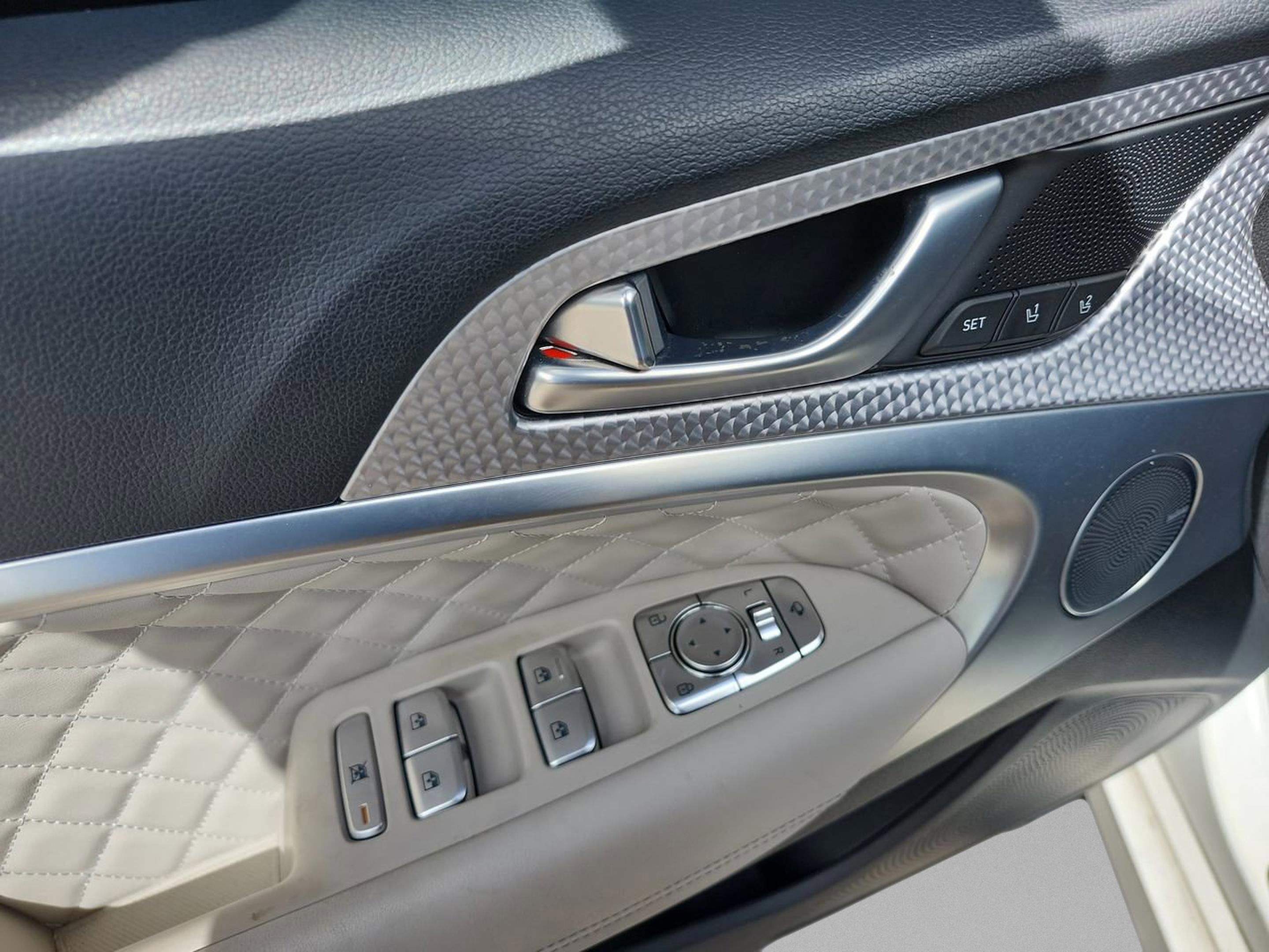 Used 2023 Genesis G70 3.3T w/ Sport Prestige Package image 16