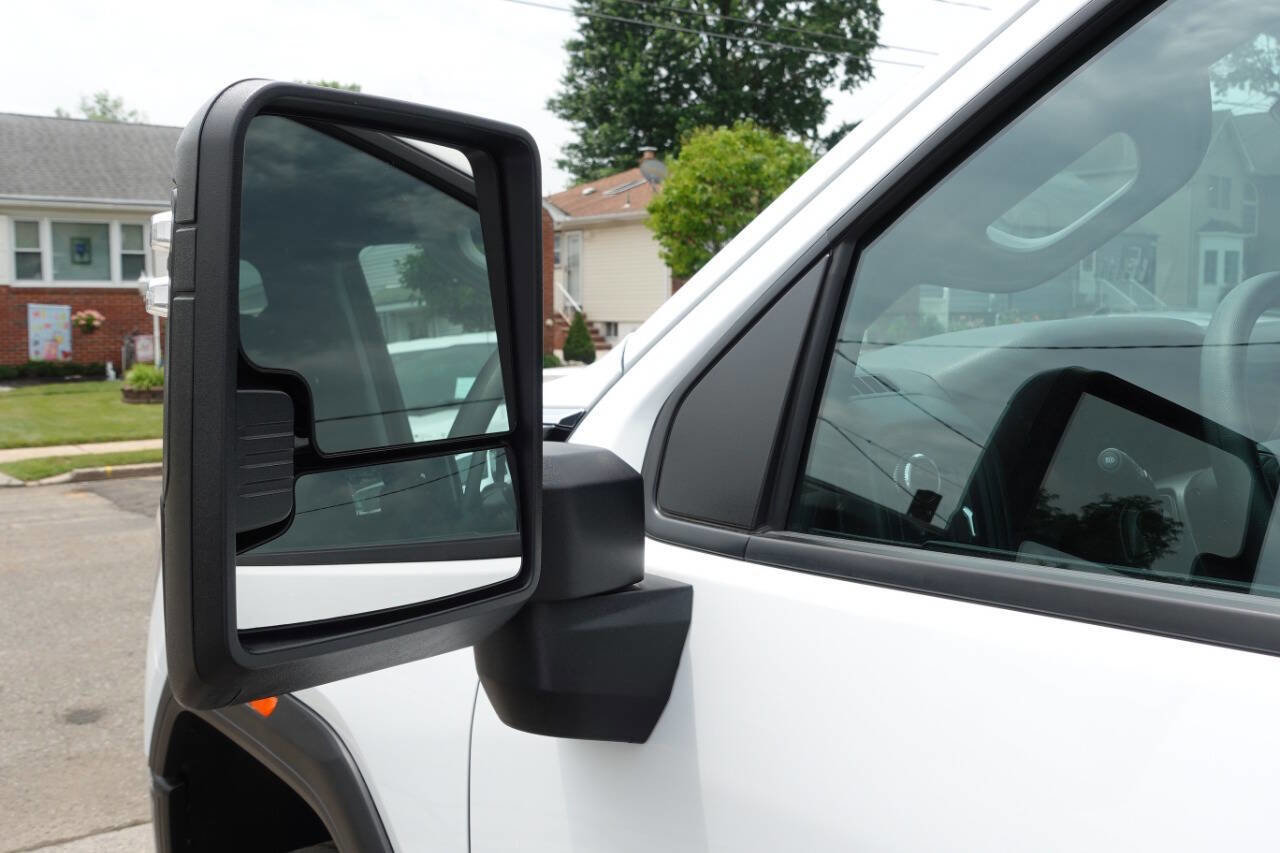 Used 2024 GMC Sierra 2500 Pro w/ Convenience Package image 12