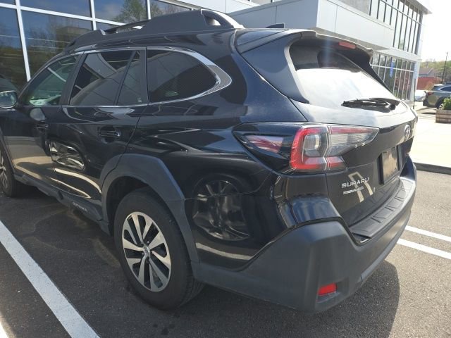 Used 2023 Subaru Outback Premium AWD/4WD image 12