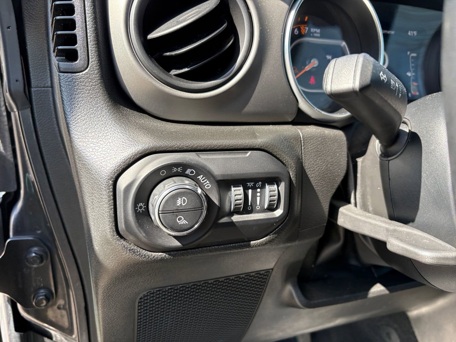 Used 2022 Jeep Gladiator Sport image 22