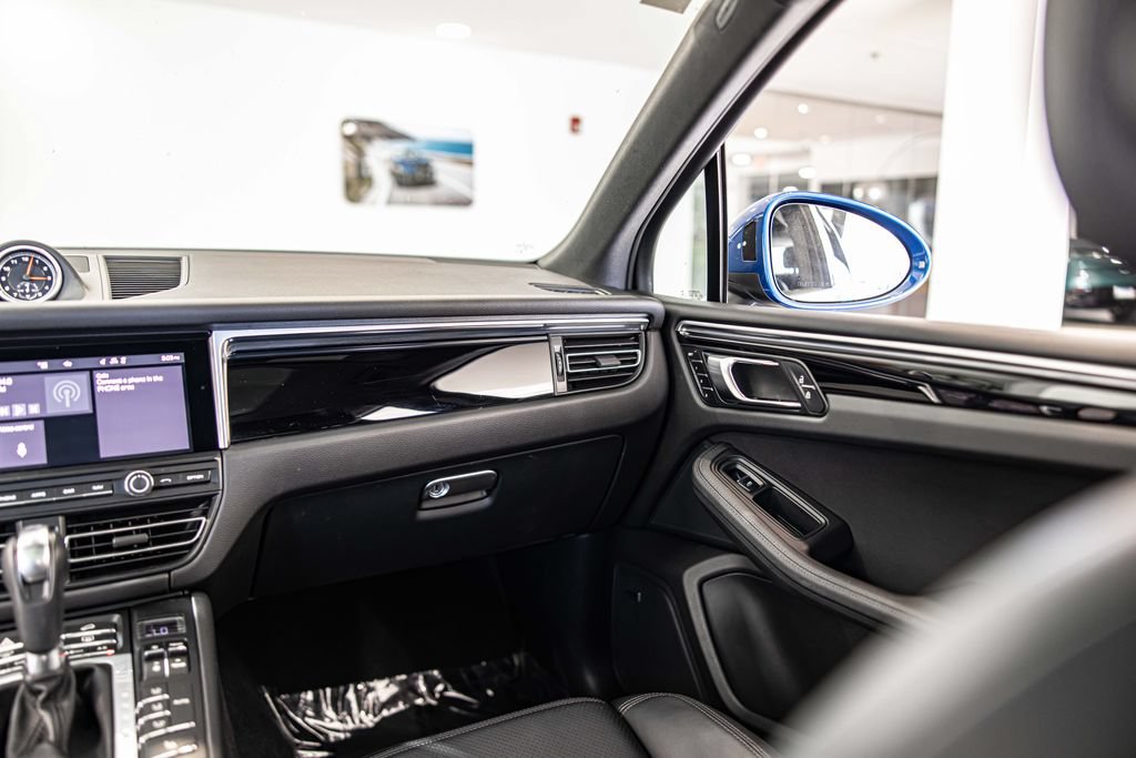 Used 2021 Porsche Macan S AWD/4WD image 40