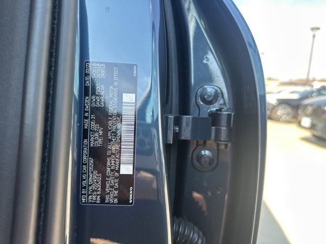 Used 2023 Volvo XC60 B5 Plus image 32