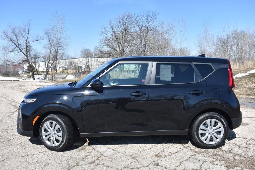 Used 2021 Kia Soul LX FWD image 3
