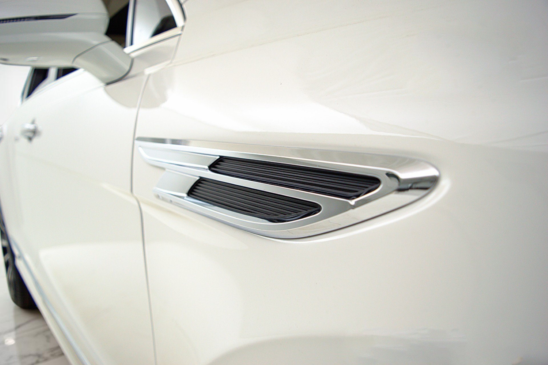 Certified 2023 Bentley Bentayga AWD/4WD image 9