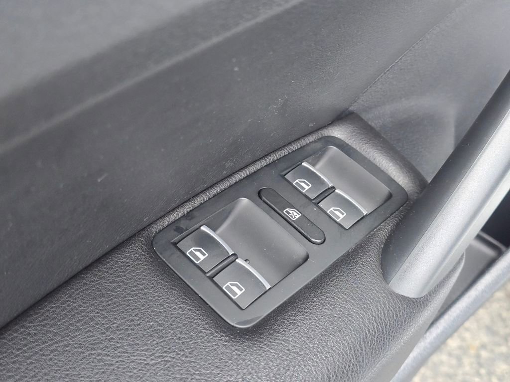 Used 2013 Volkswagen Passat 2.5 SE FWD image 22