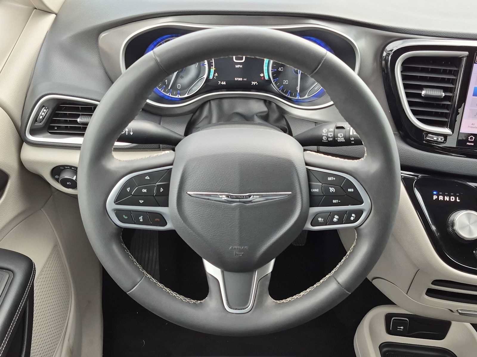 Used 2024 Chrysler Pacifica Touring-L FWD image 22