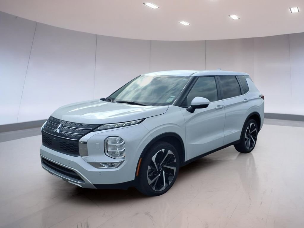 Used 2024 Mitsubishi Outlander SE Black Edition image 7