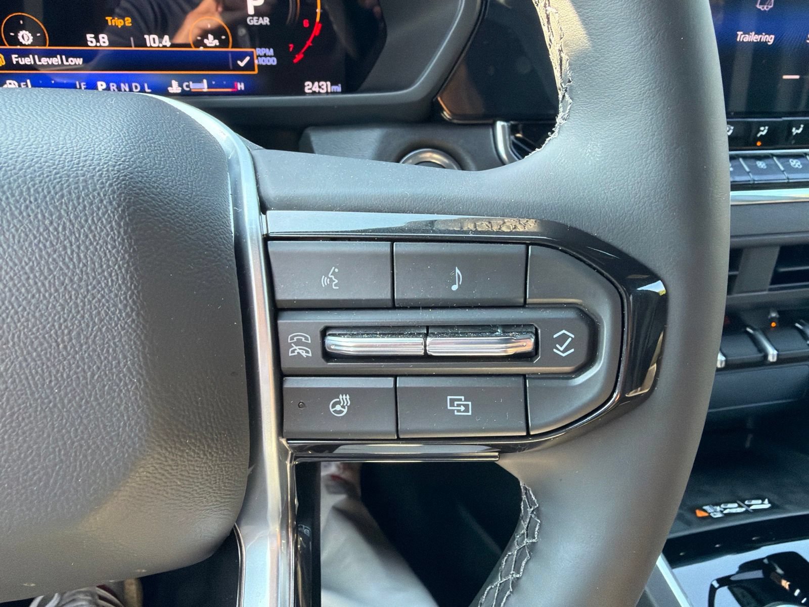 Used 2026 Chevrolet Colorado Trail Boss AWD/4WD image 19