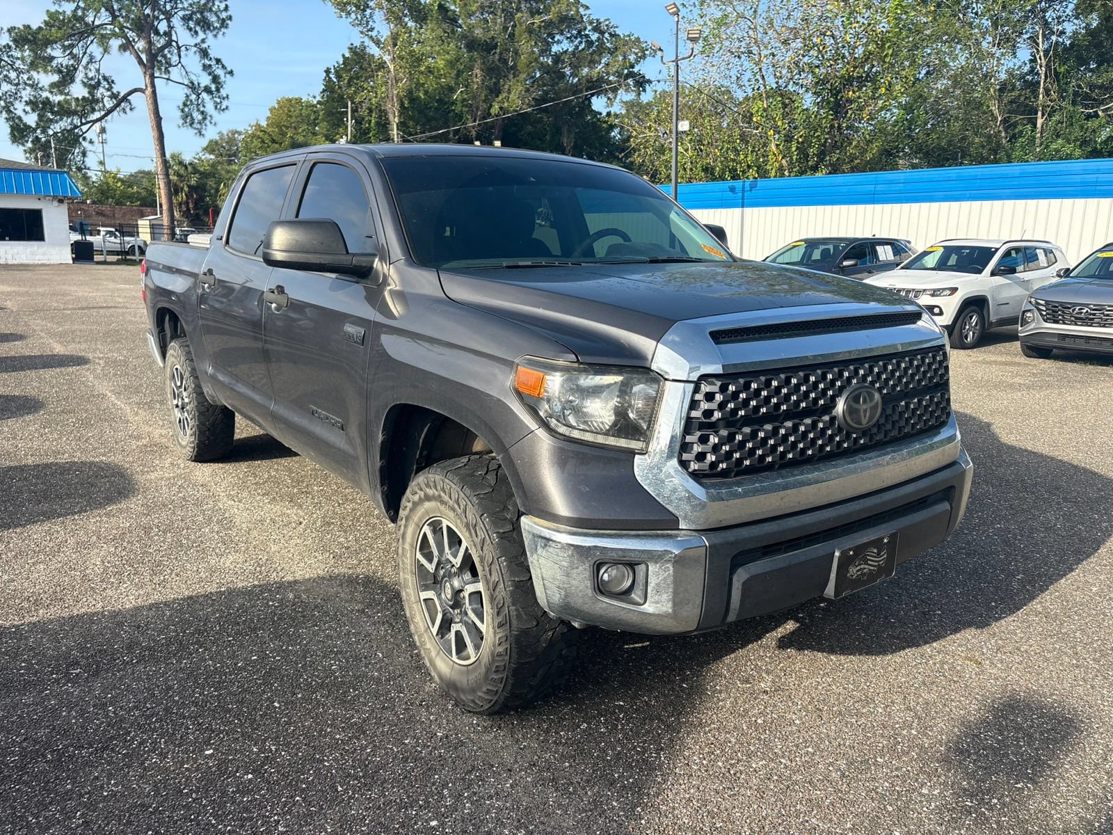 Used 2020 Toyota Tundra SR5 w/ SR5 Upgrade Package AWD/4WD image 1