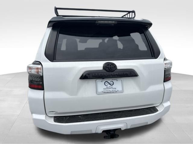 Used 2021 Toyota 4Runner Venture w/ Moonroof Package image 33