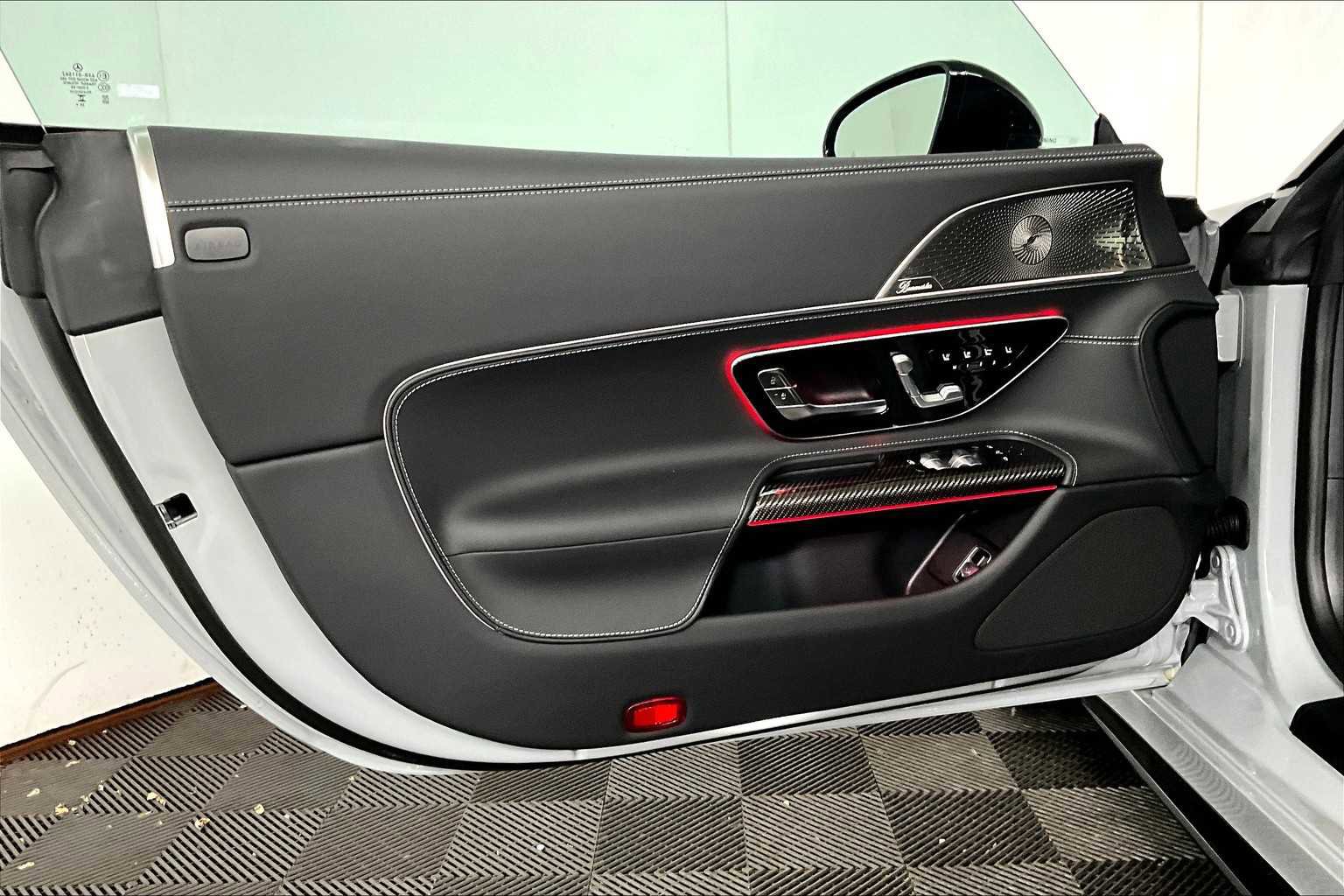 New 2026 Mercedes-Benz SL 63 AMG 4MATIC image 12