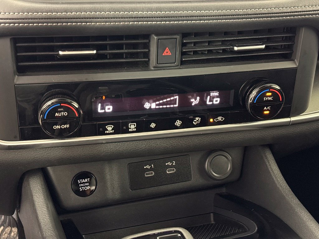 Used 2025 Nissan Rogue SV FWD image 29