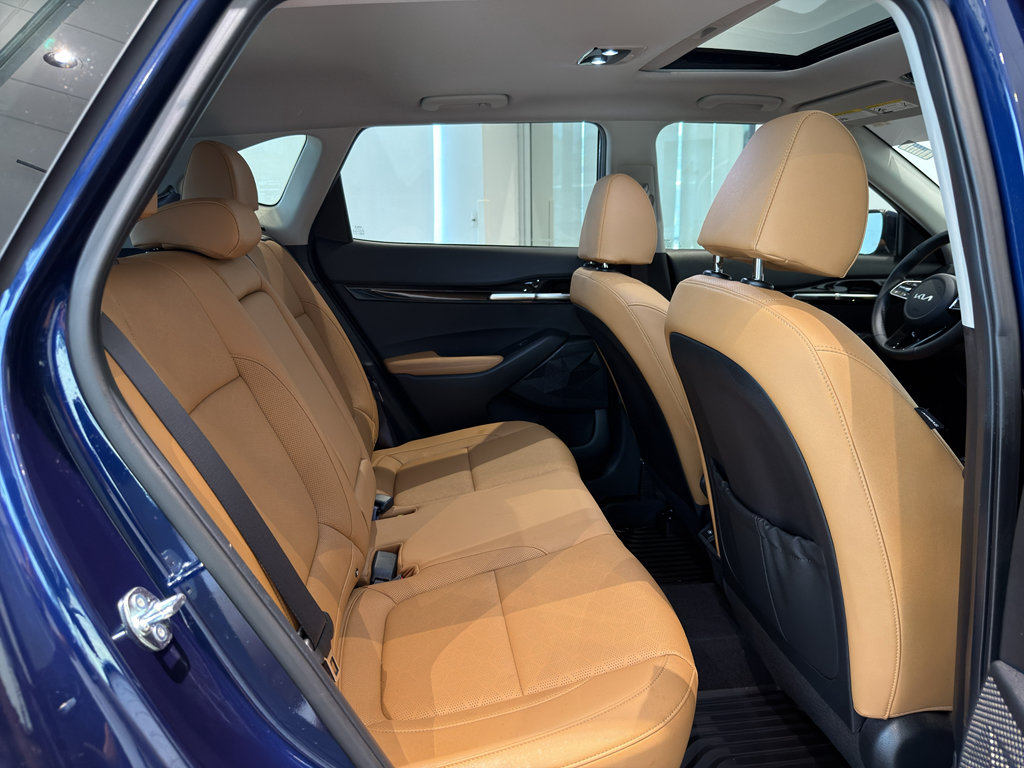 Used 2025 Kia Seltos EX w/ EX Sunroof Package FWD image 22