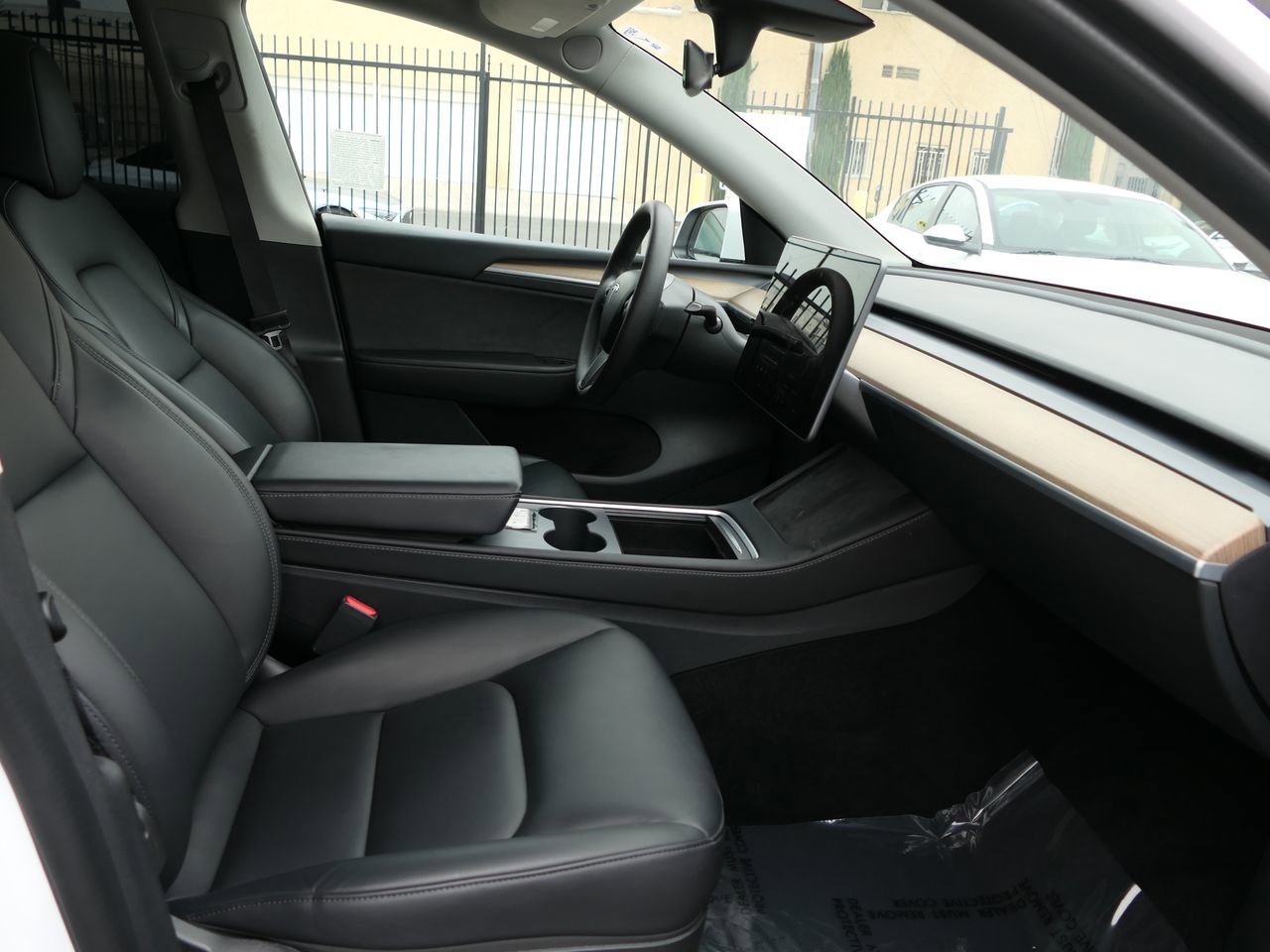 Used 2022 Tesla Model Y Long Range AWD/4WD image 26