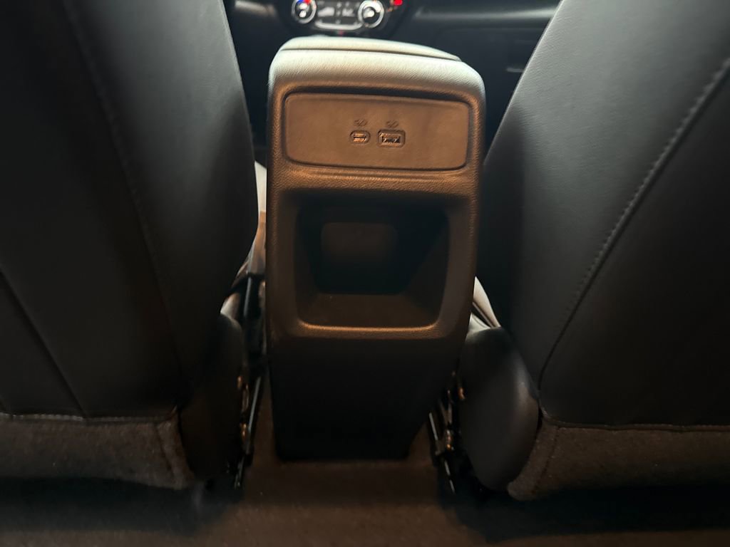 Used 2025 Chevrolet Trax LT w/ LT Convenience Package image 29