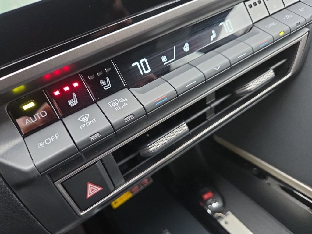 Used 2025 Toyota Camry XSE w/ Premium Plus Package image 33