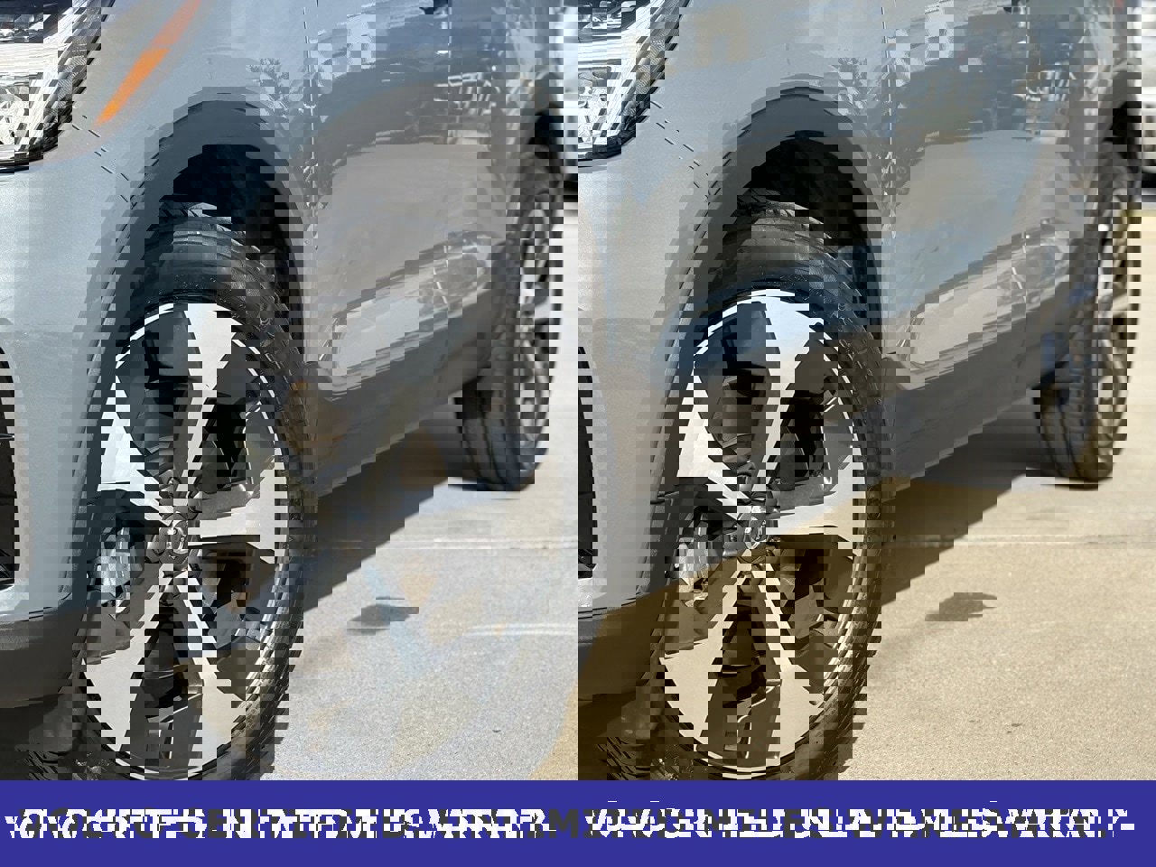 Certified 2023 Volvo XC40 B4 Plus image 9