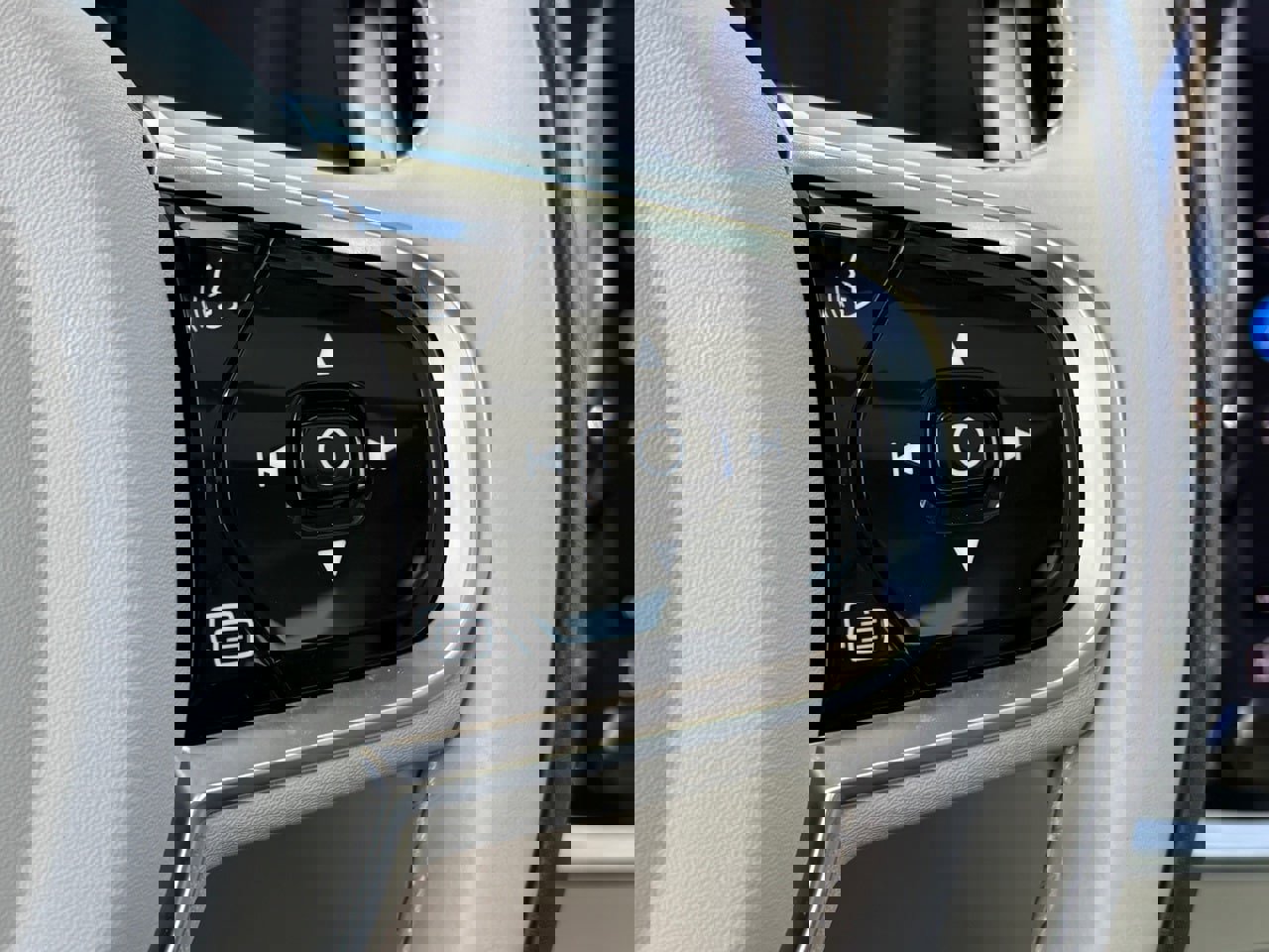 Certified 2023 Volvo S60 B5 Plus image 18