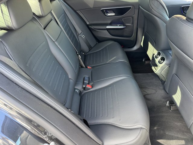 Used 2023 Mercedes-Benz C 300 Sedan image 8