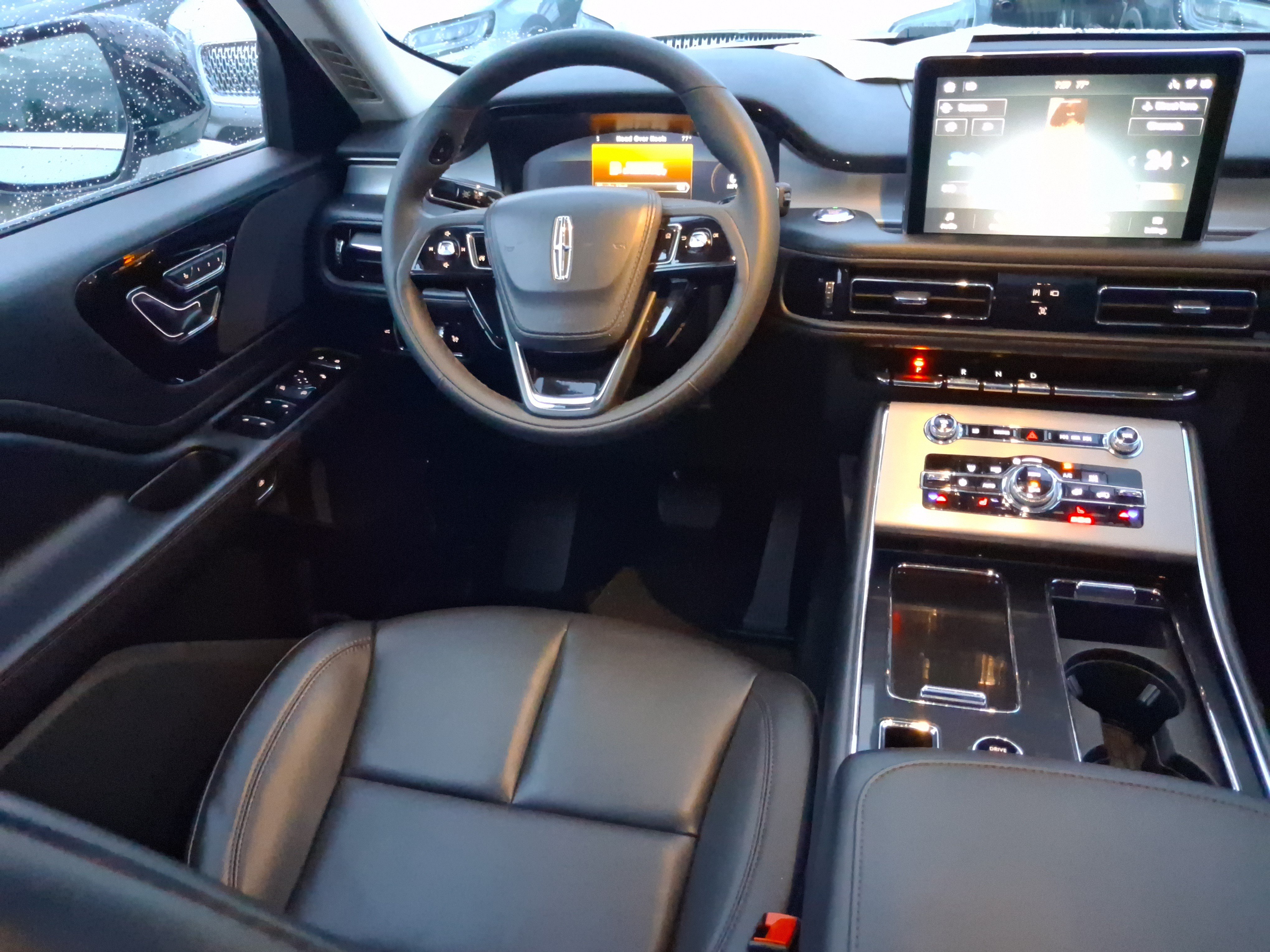 Used 2024 Lincoln Aviator 2WD w/ Premium Package image 7