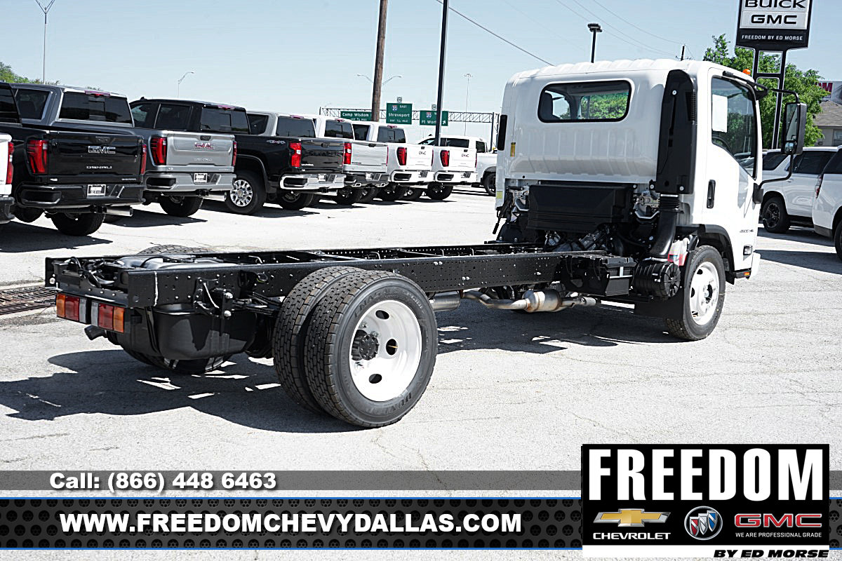 New 2024 Chevrolet Low Cab Forward image 7
