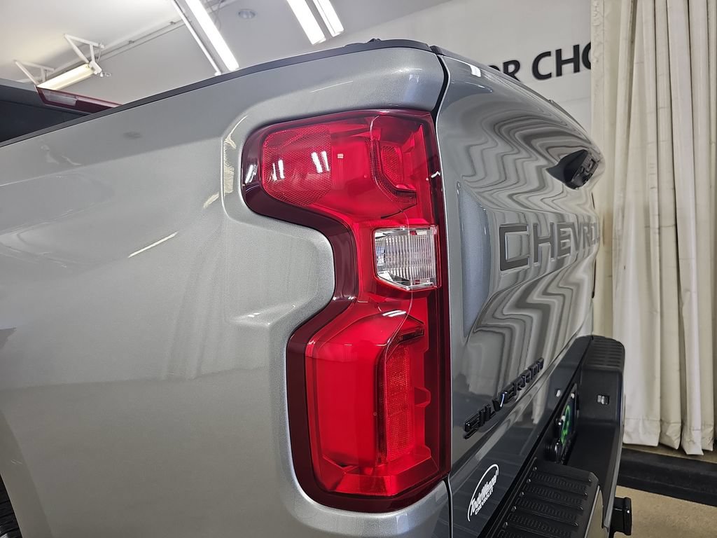 Certified 2024 Chevrolet Silverado 1500 RST w/ Convenience Package II AWD/4WD image 39