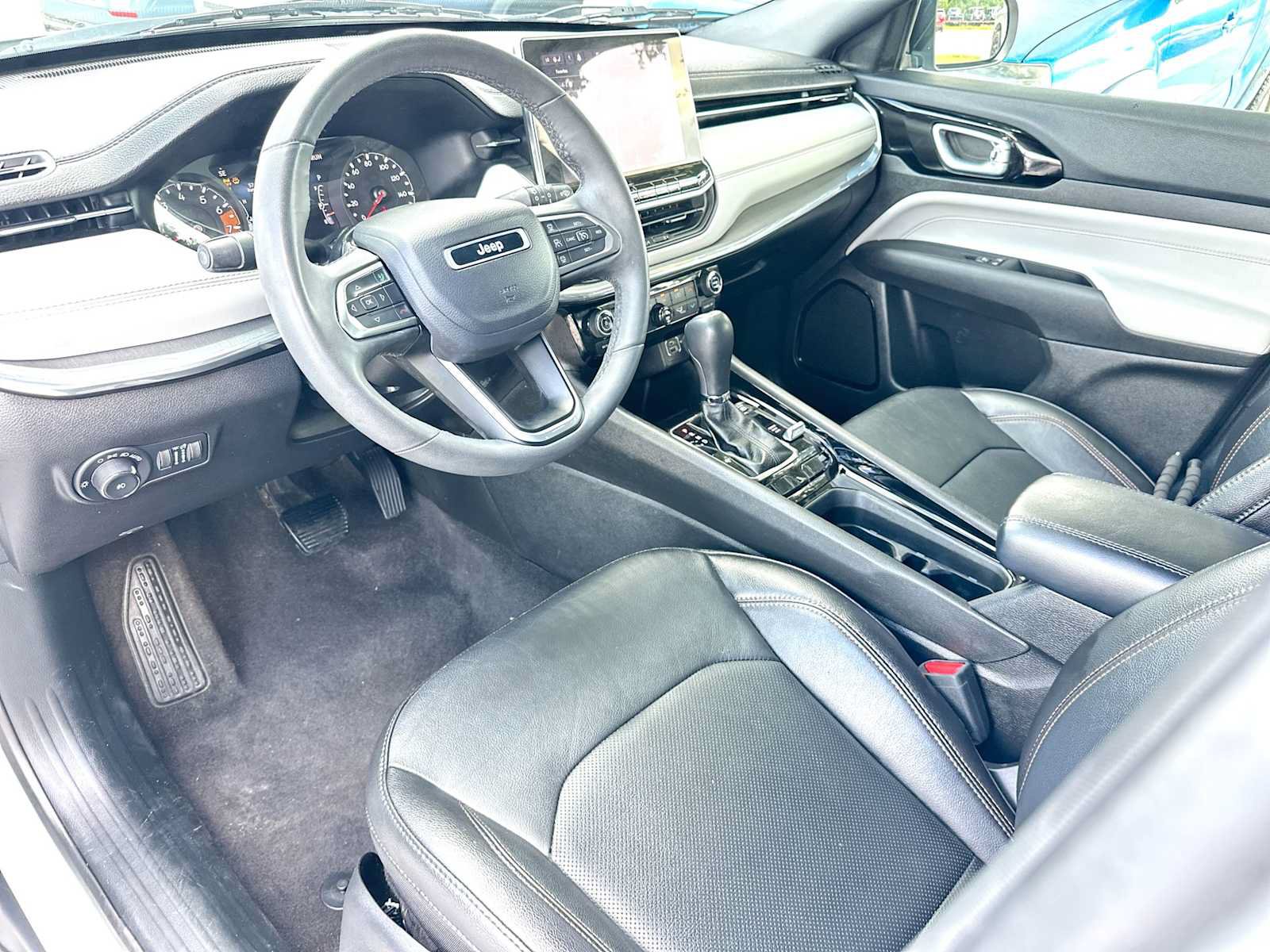 Used 2023 Jeep Compass Limited AWD/4WD image 18