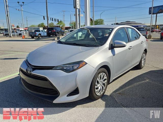 Used 2017 Toyota Corolla LE FWD image 1