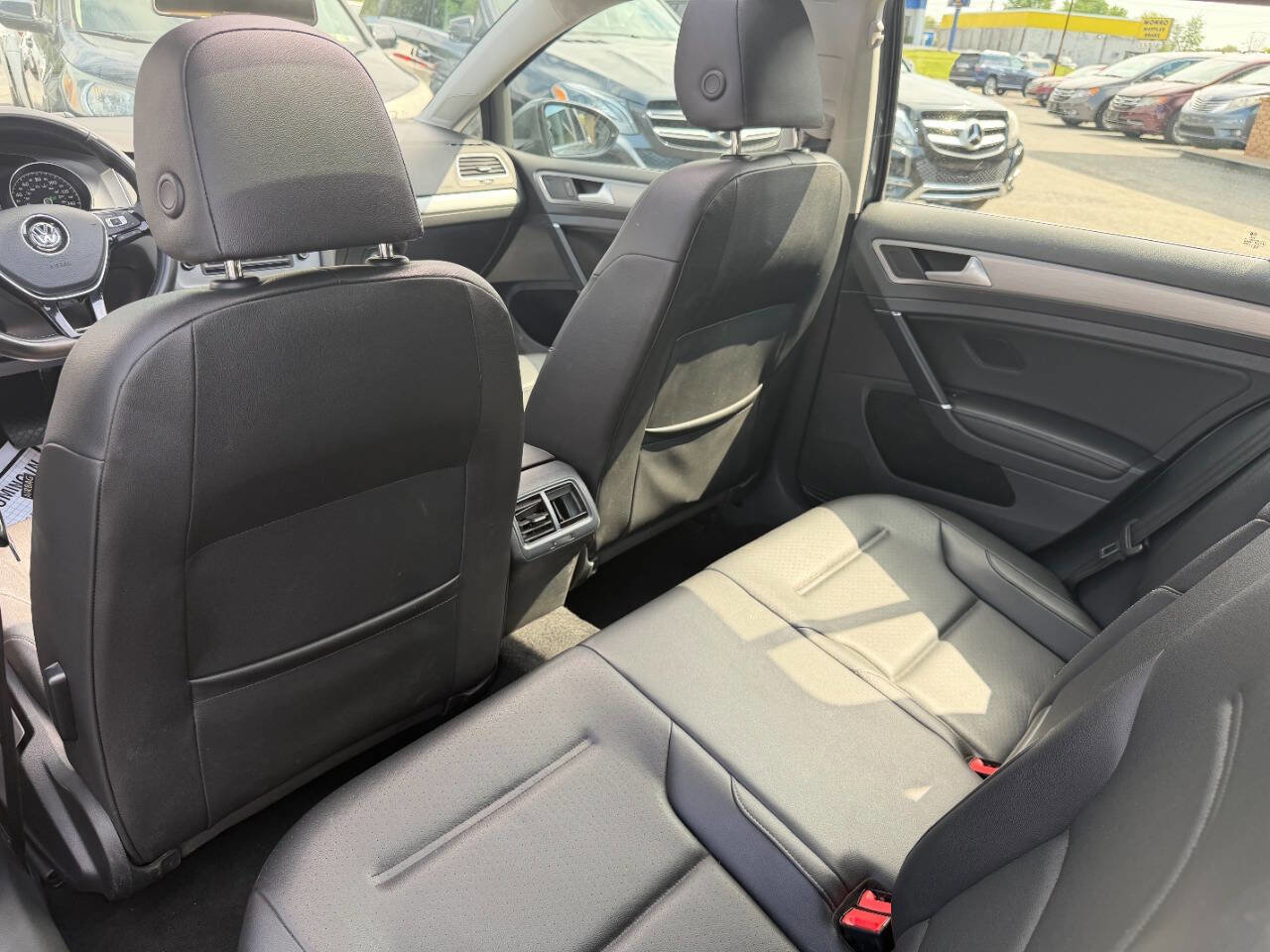Used 2016 Volkswagen Golf Limited Edition FWD image 29