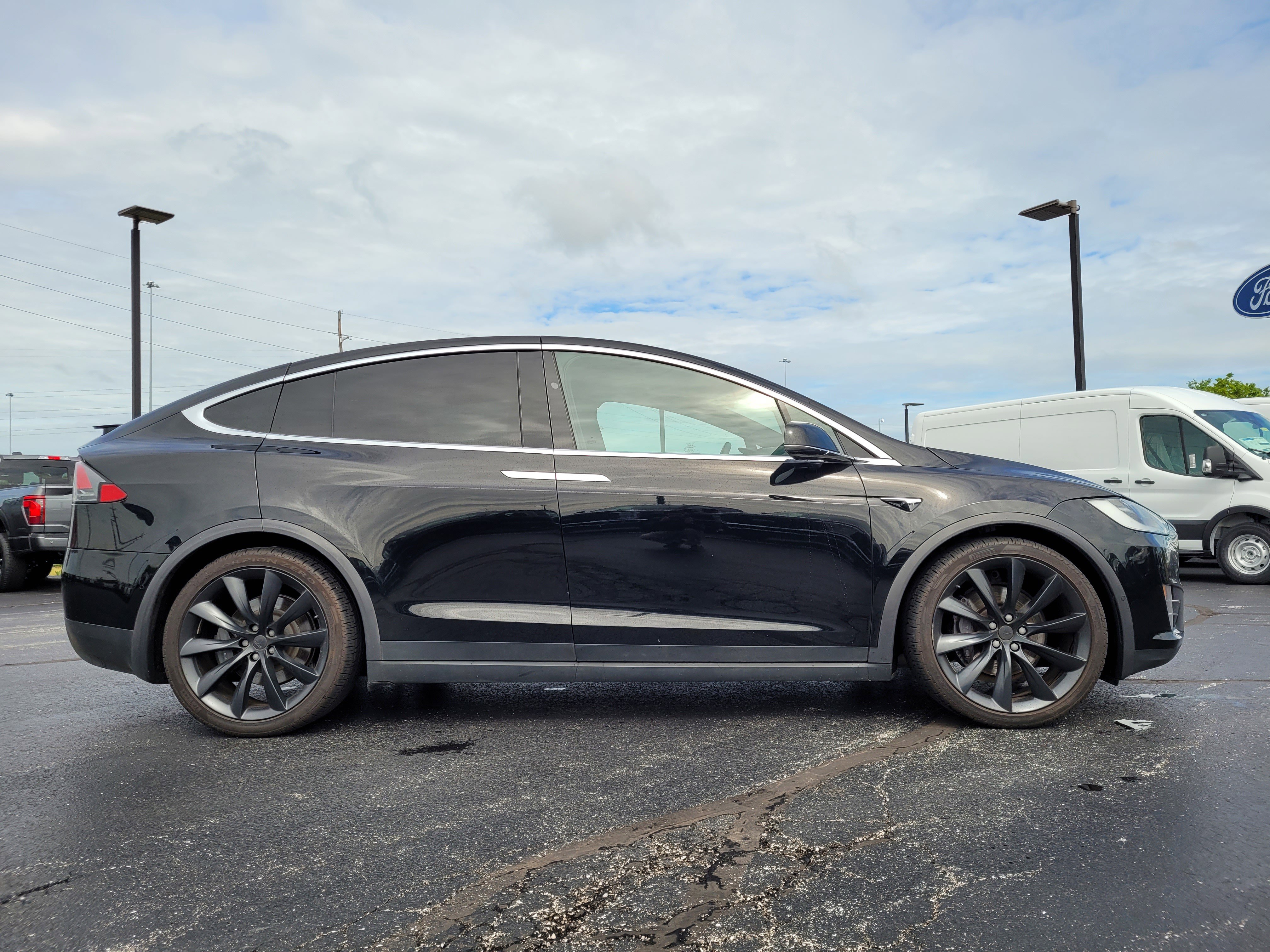 Used 2018 Tesla Model X 75D AWD/4WD image 2