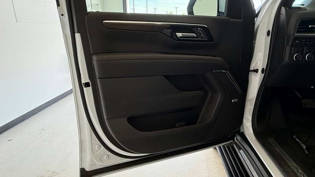 New 2026 Chevrolet Tahoe High Country AWD/4WD image 30