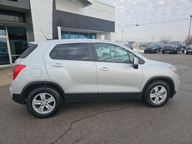 Used 2022 Chevrolet Trax LS w/ Tint and Cruise Package FWD image 8