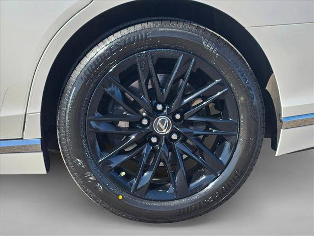 Used 2022 Lexus LS 500 AWD w/ Interior Upgrade Package image 29