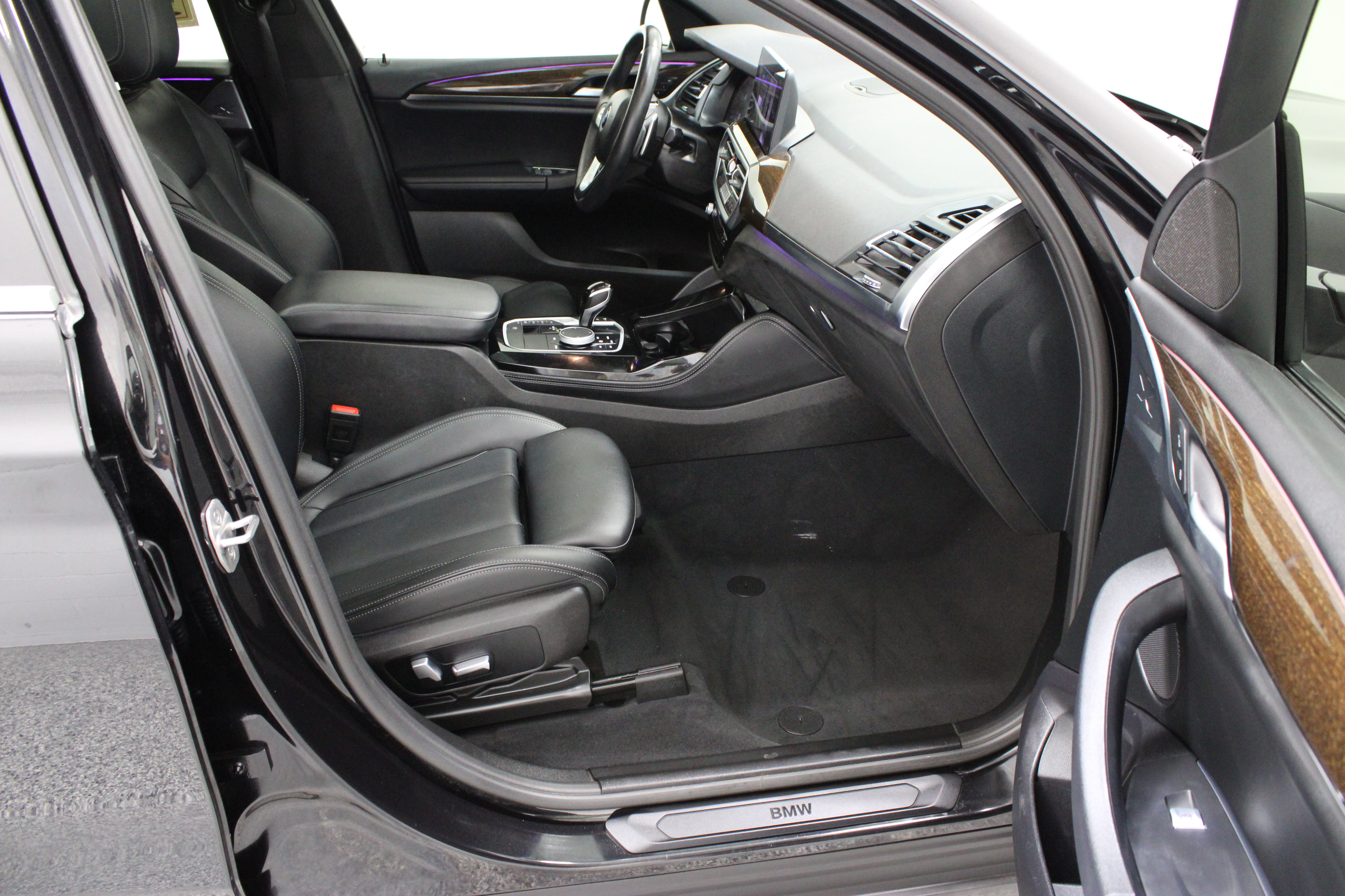 Used 2023 BMW X4 xDrive30i AWD/4WD image 42