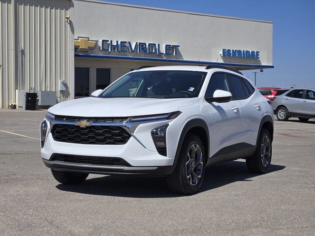 New 2026 Chevrolet Trax LT w/ Driver Confidence Package image 2