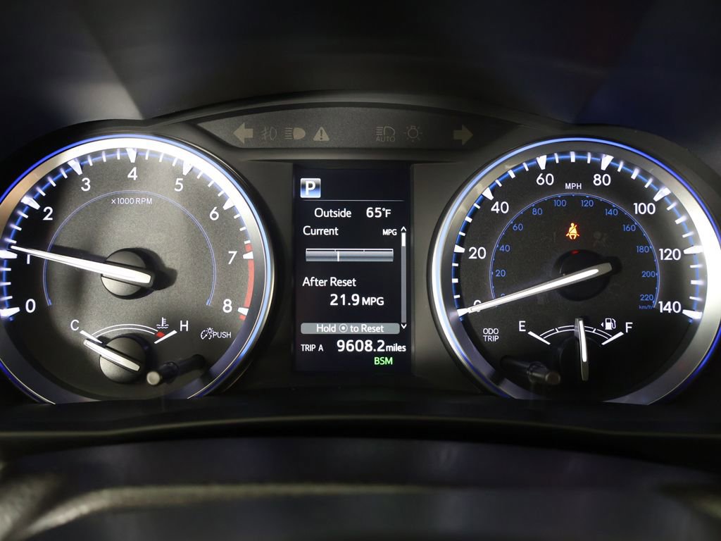 Used 2019 Toyota Highlander XLE AWD/4WD image 46