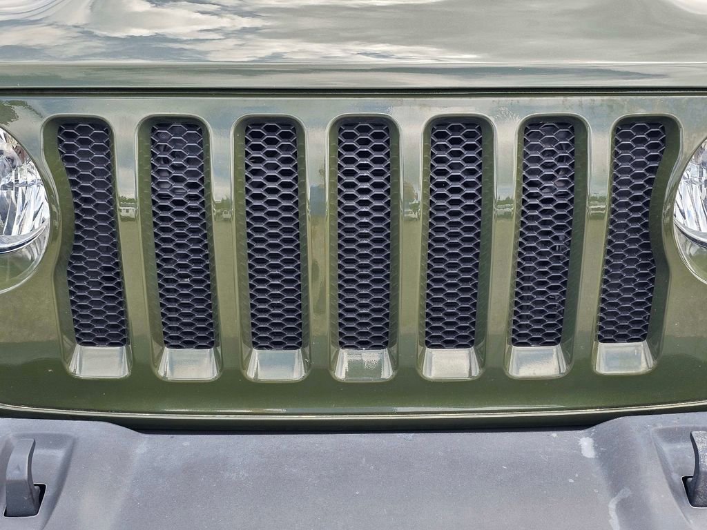 Used 2023 Jeep Wrangler Sport S image 3