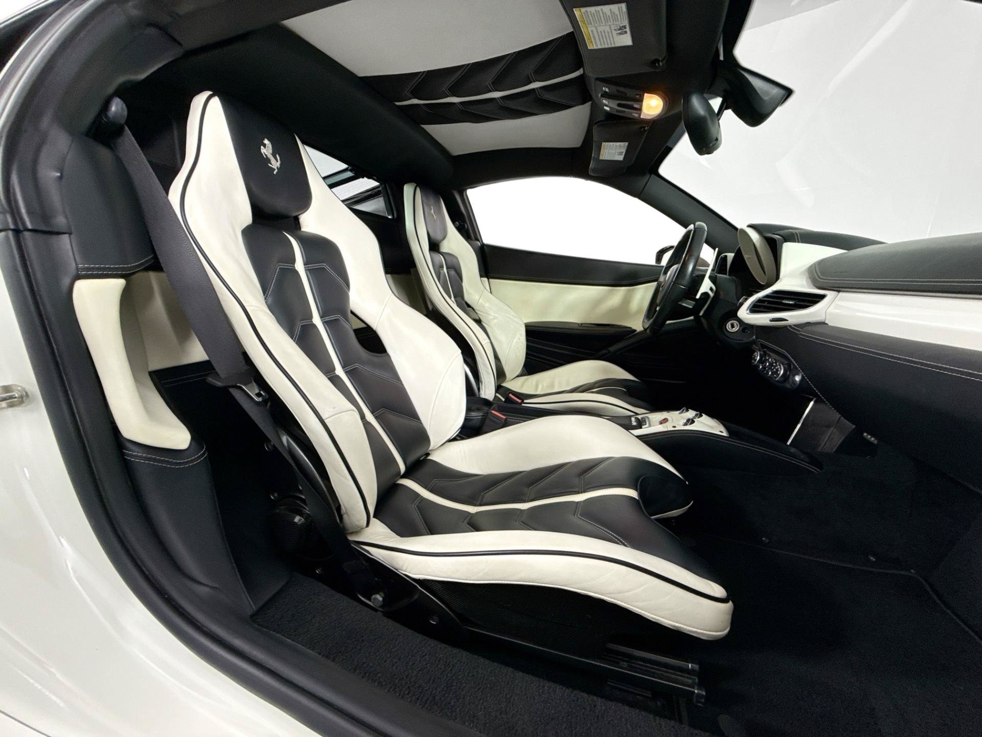 Used 2010 Ferrari 458 Italia Coupe RWD image 22