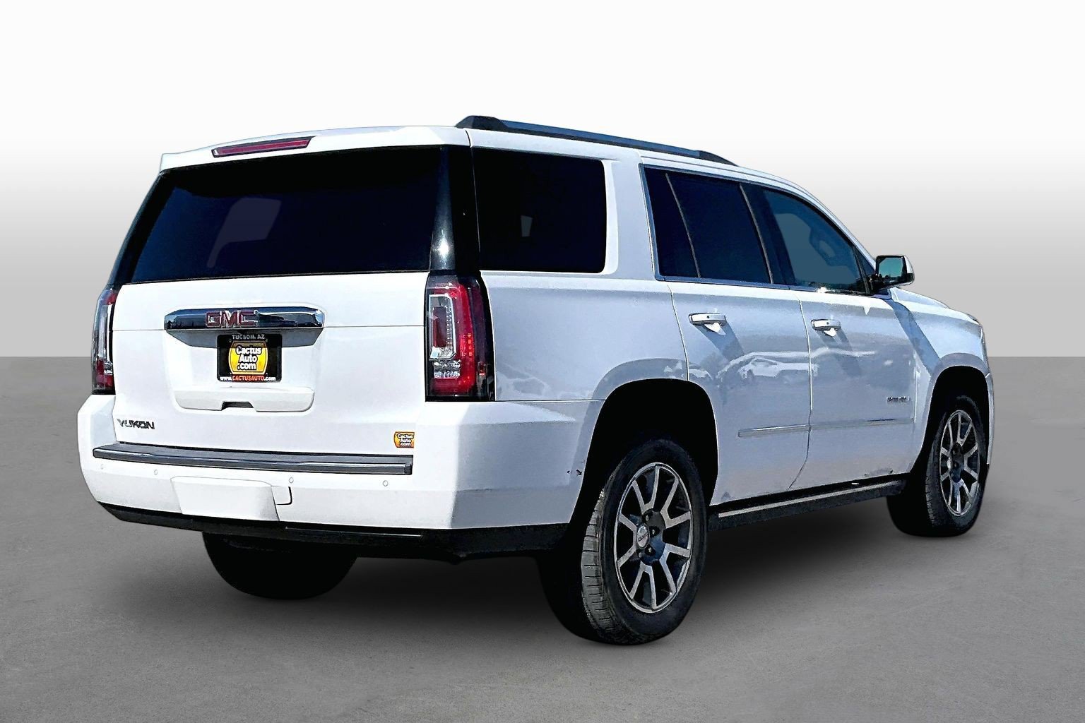 Used 2016 GMC Yukon Denali w/ Open Road Package AWD/4WD image 2