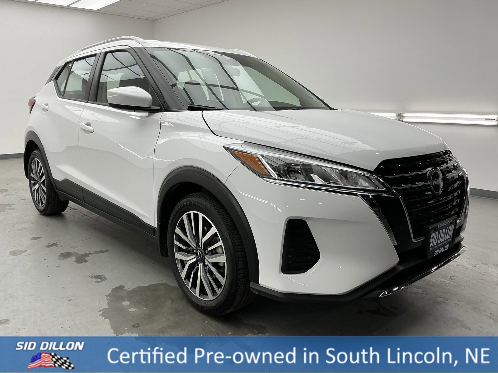 Used 2024 Nissan Kicks SV image 3