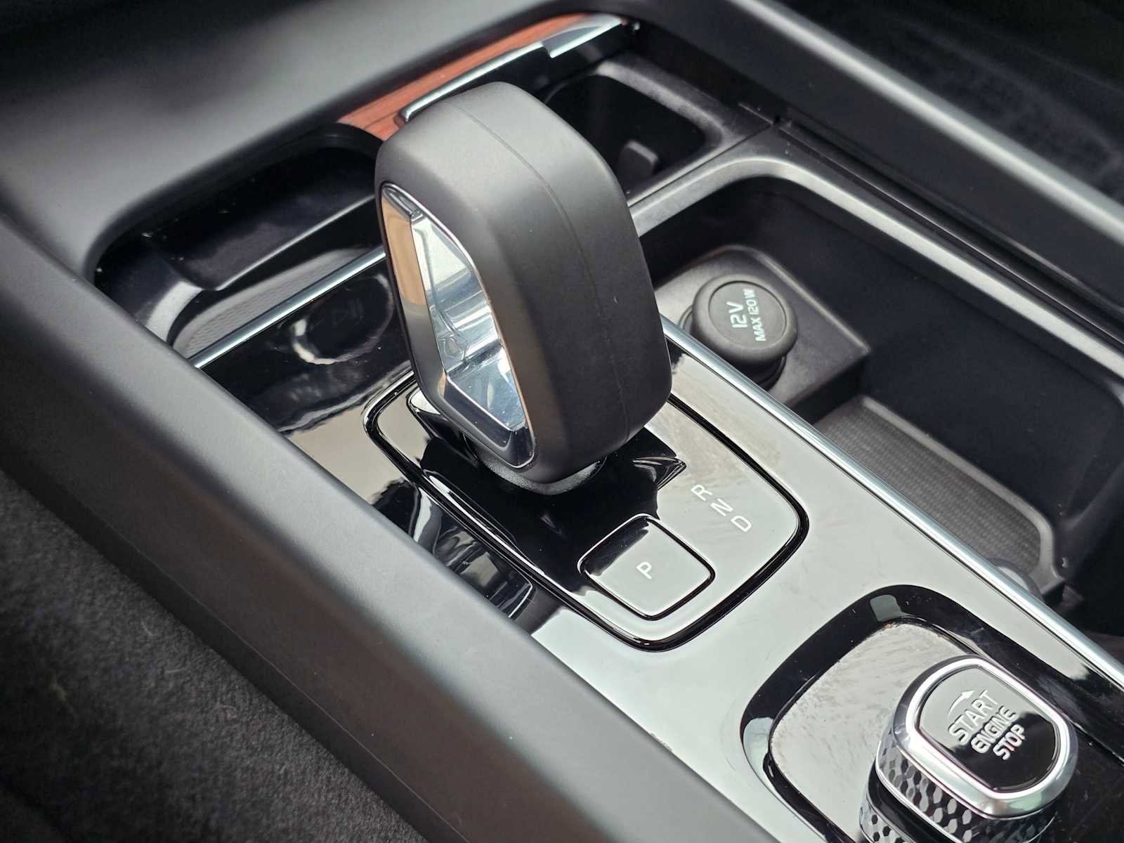 Certified 2025 Volvo V60 B5 Cross Country Plus image 34