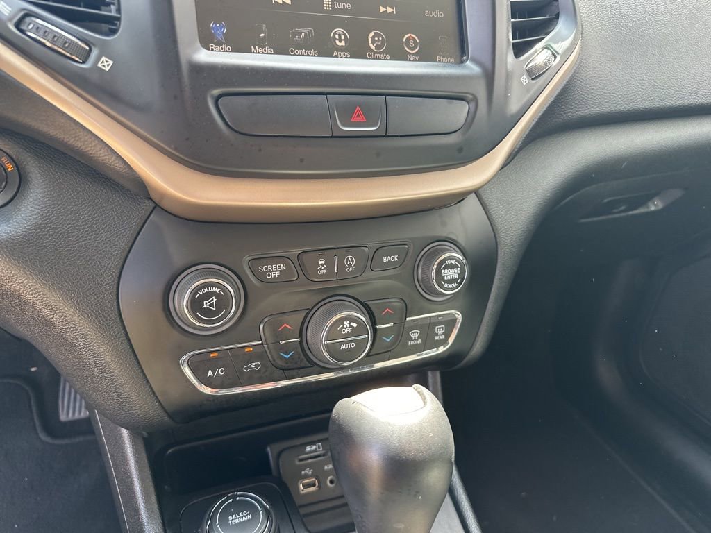 Used 2015 Jeep Cherokee Limited w/ Trailer Tow Group image 19