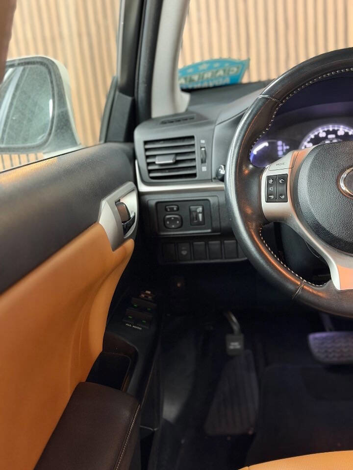 Used 2013 Lexus CT 200h w/ Seat Comfort Pkg FWD image 14