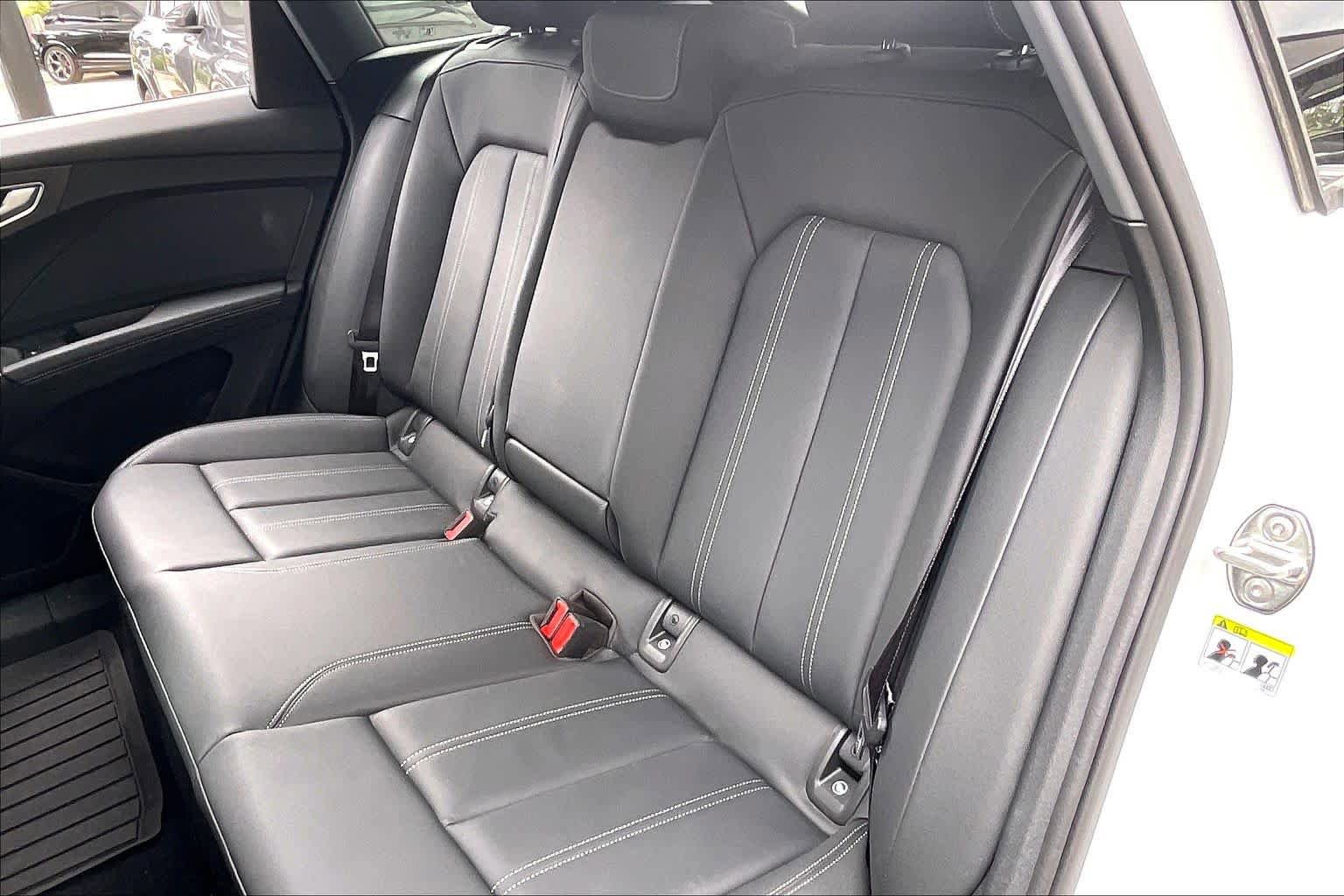 Used 2024 Audi Q4 e-tron Prestige AWD/4WD image 21