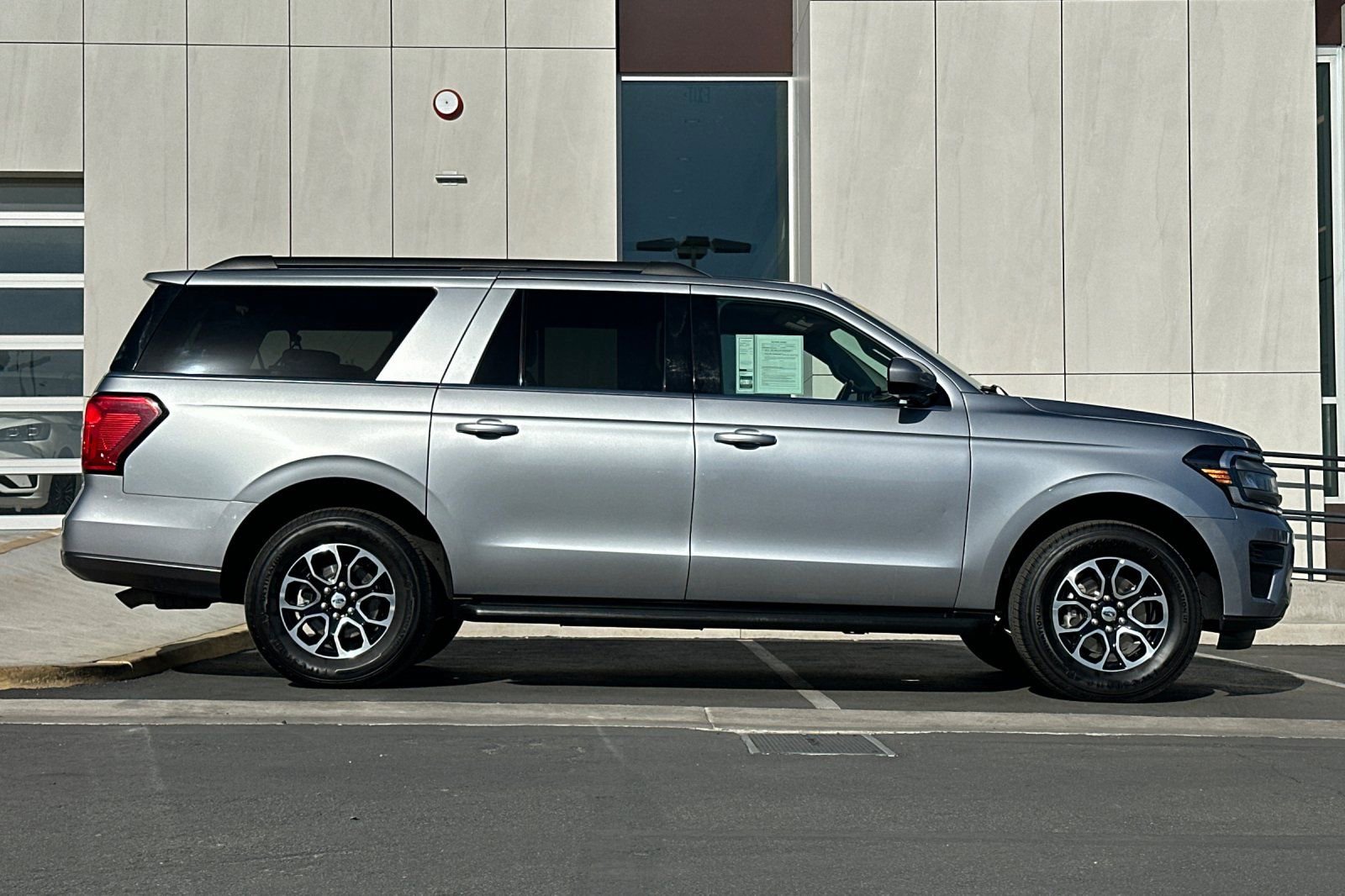 Certified 2024 Ford Expedition Max XLT image 2