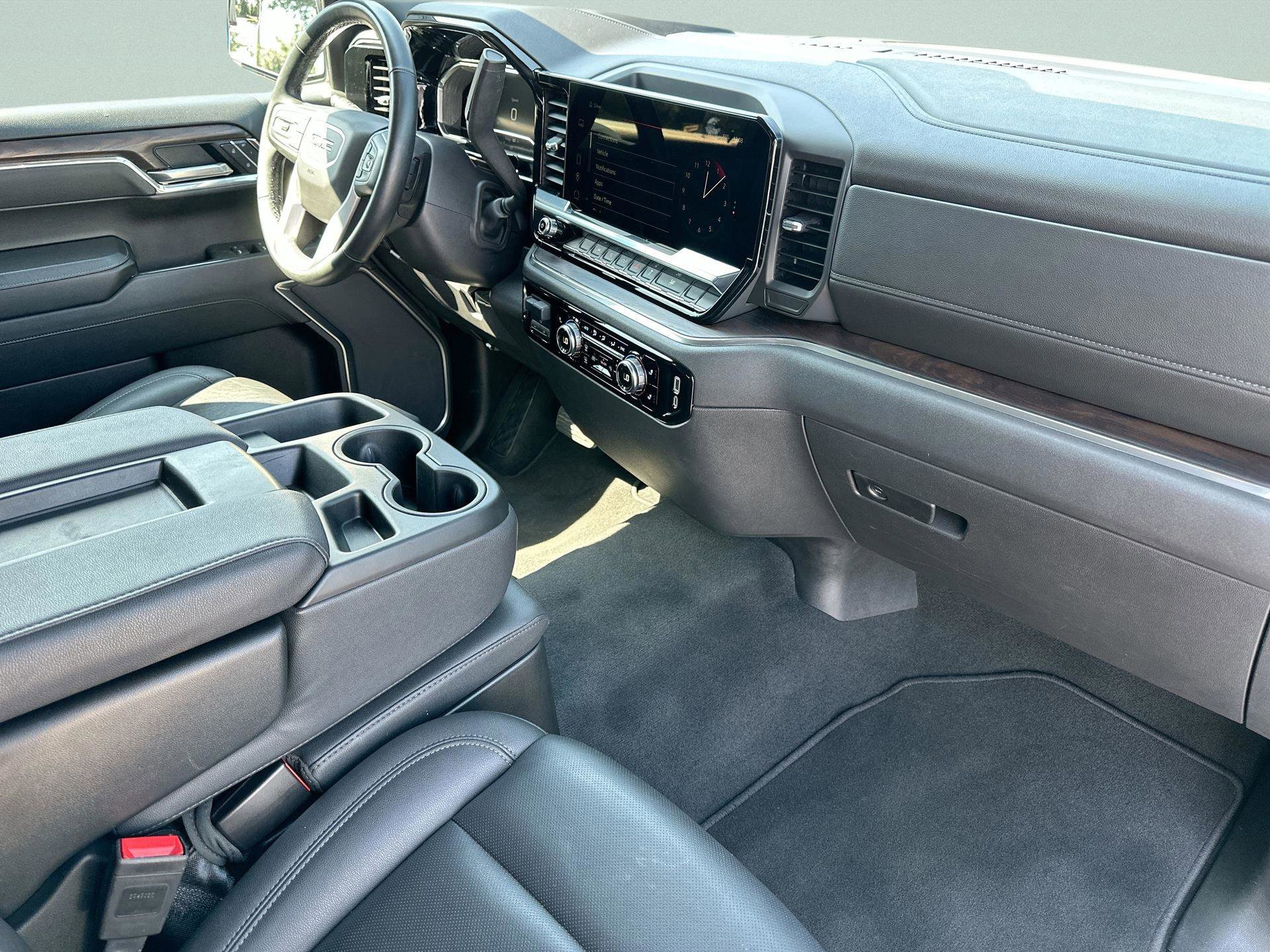 Used 2025 GMC Sierra 1500 SLT image 9