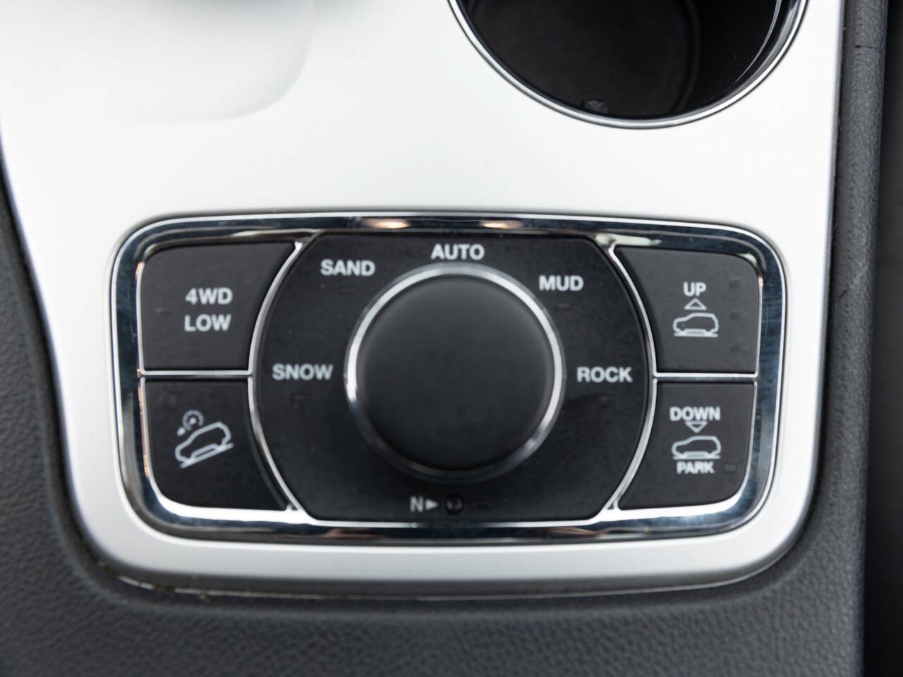 Used 2015 Jeep Grand Cherokee High Altitude AWD/4WD image 35