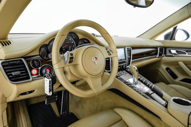 Used 2012 Porsche Panamera 4 image 12