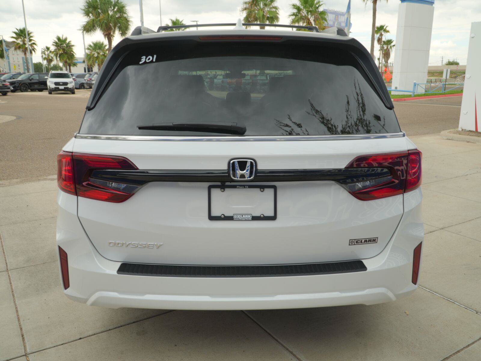 New 2027 Honda Odyssey EX-L image 6