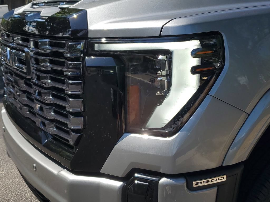 Certified 2025 GMC Sierra 2500 Denali Ultimate AWD/4WD image 10